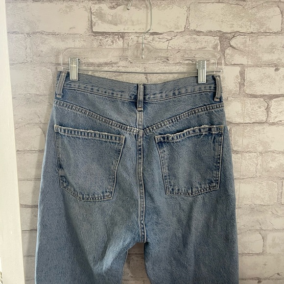 Zara High Rise Jeans Ripped - Picture 2 of 8